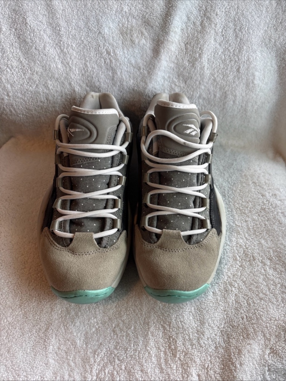 Reebok Gray Suede Sneakers with Mint Toe size 8 for men’s like new